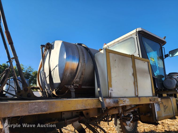 image for item DL6696 Ag-Chem RoGator 664  sprayer