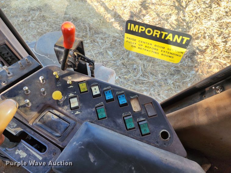 image for item DL6696 Ag-Chem RoGator 664  sprayer