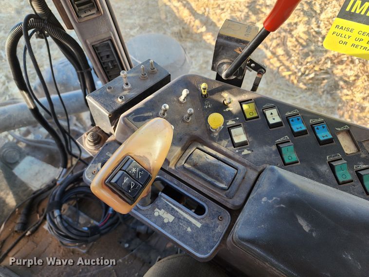 image for item DL6696 Ag-Chem RoGator 664  sprayer