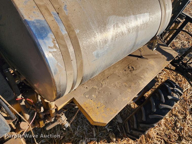 image for item DL6696 Ag-Chem RoGator 664  sprayer