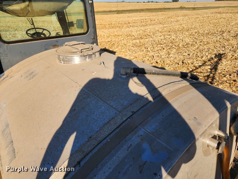 image for item DL6696 Ag-Chem RoGator 664  sprayer