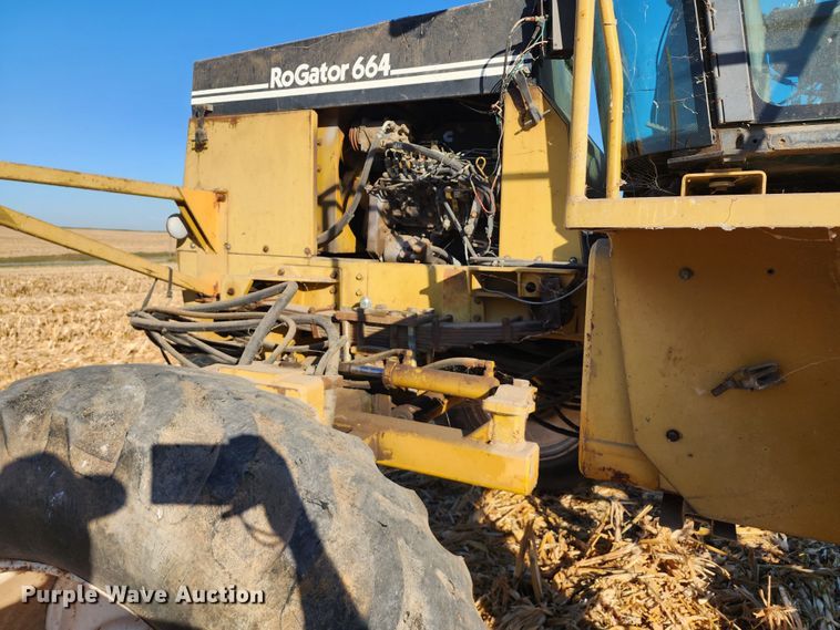 image for item DL6696 Ag-Chem RoGator 664  sprayer