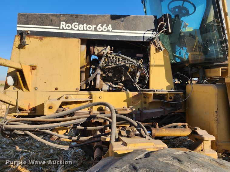 image for item DL6696 Ag-Chem RoGator 664  sprayer