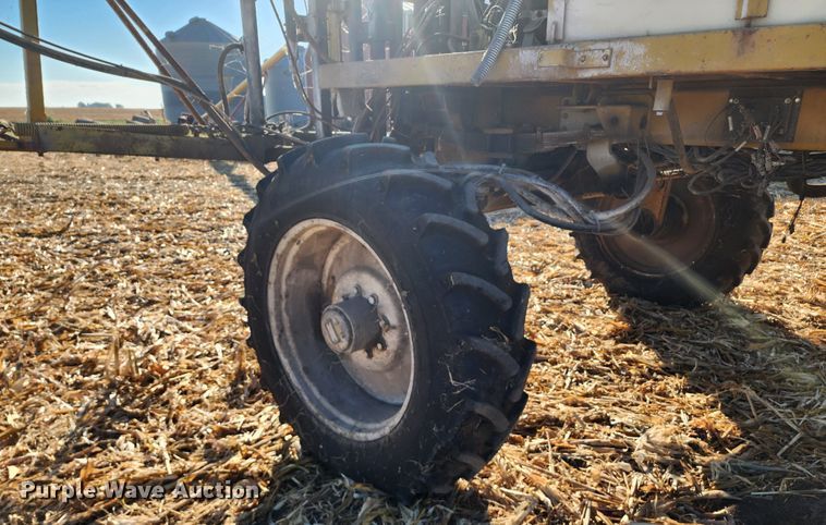 image for item DL6696 Ag-Chem RoGator 664  sprayer