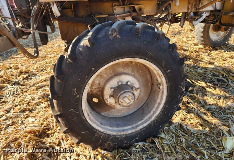 image for item DL6696 Ag-Chem RoGator 664  sprayer