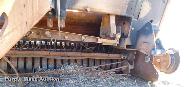 image for item DM2495 2012 John Deere 569  round baler