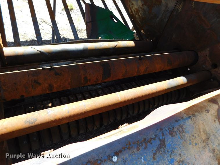 image for item DM2495 2012 John Deere 569  round baler