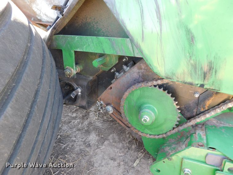 image for item DM2495 2012 John Deere 569  round baler