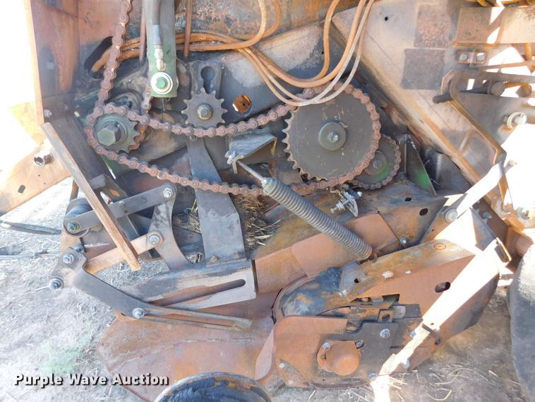 image for item DM2495 2012 John Deere 569  round baler