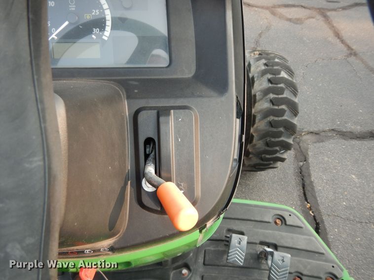 image for item DM3141 John Deere 4052M  MFWD tractor