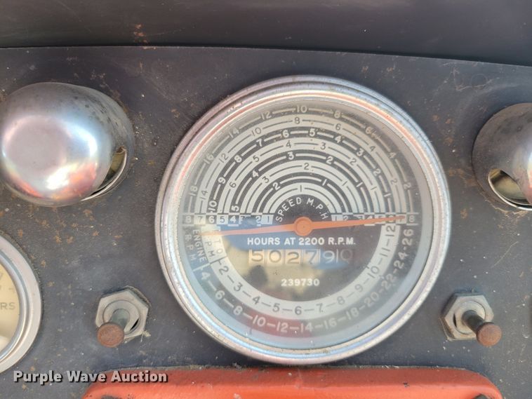 image for item DM8039 Allis Chalmers D21  tractor