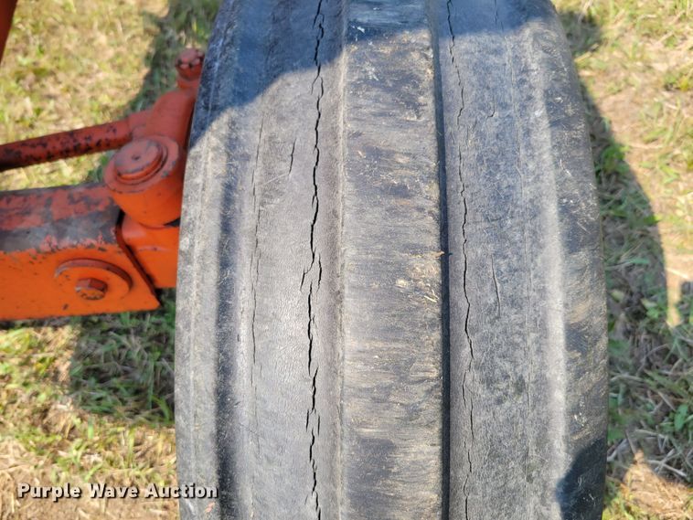 image for item DM8039 Allis Chalmers D21  tractor