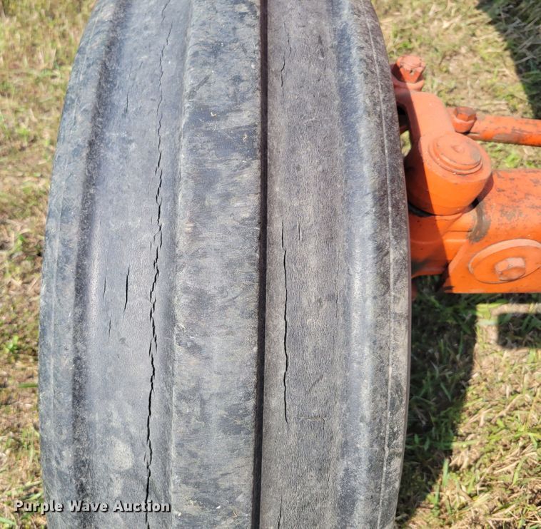 image for item DM8039 Allis Chalmers D21  tractor