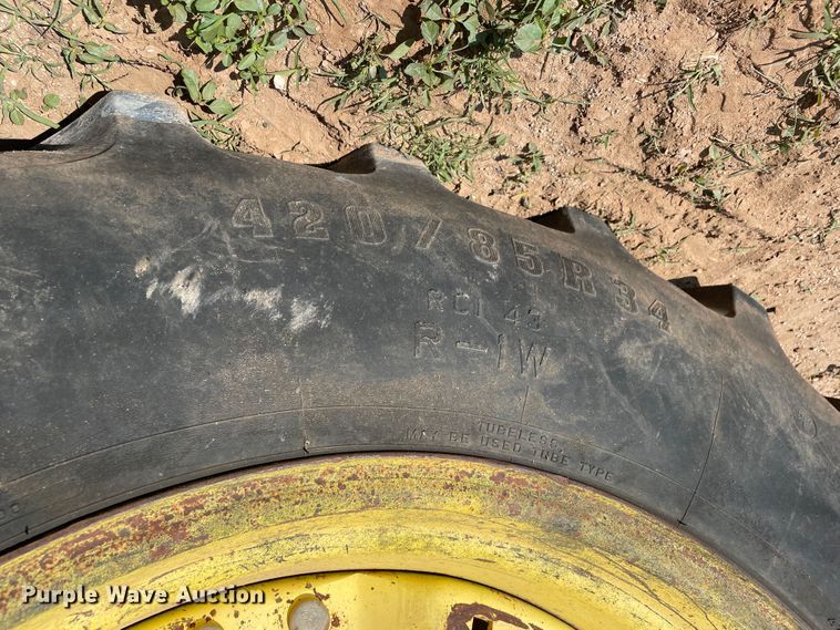 image for item DN5179 2009 John Deere 8430  MFWD tractor