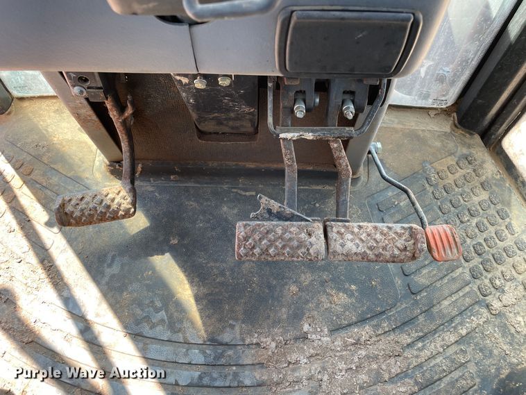 image for item DN5184 2011 Versatile 305  MFWD tractor