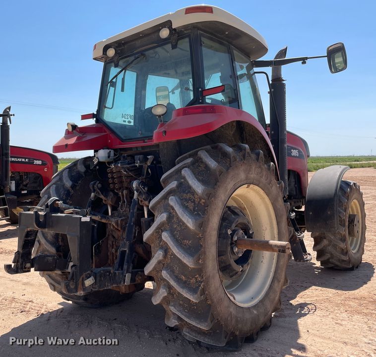 Versatile 305 MFWD tractor in Plainview, TX Item DN5185 sold Purple