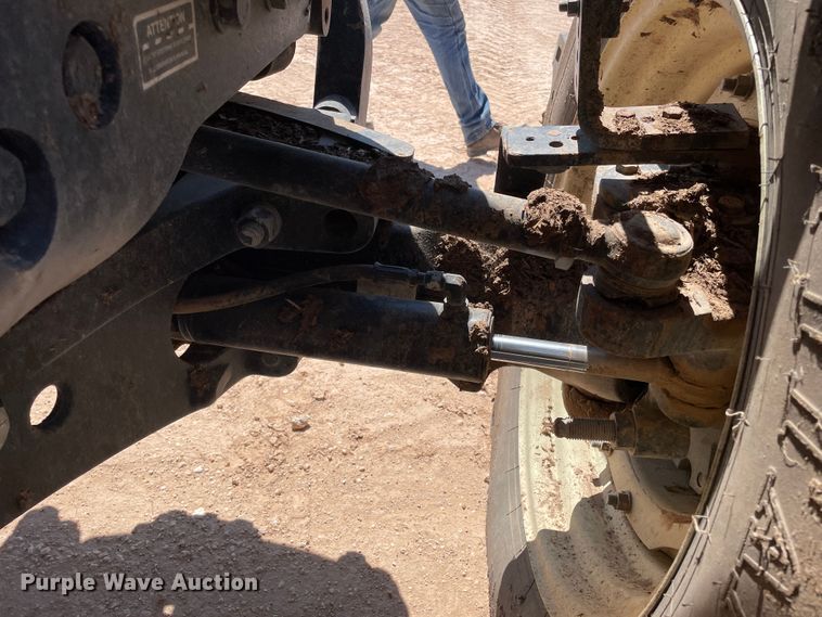 image for item DN5185 Versatile 305  MFWD tractor