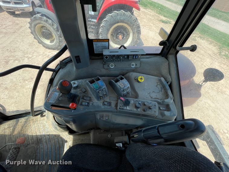 image for item DN5185 Versatile 305  MFWD tractor