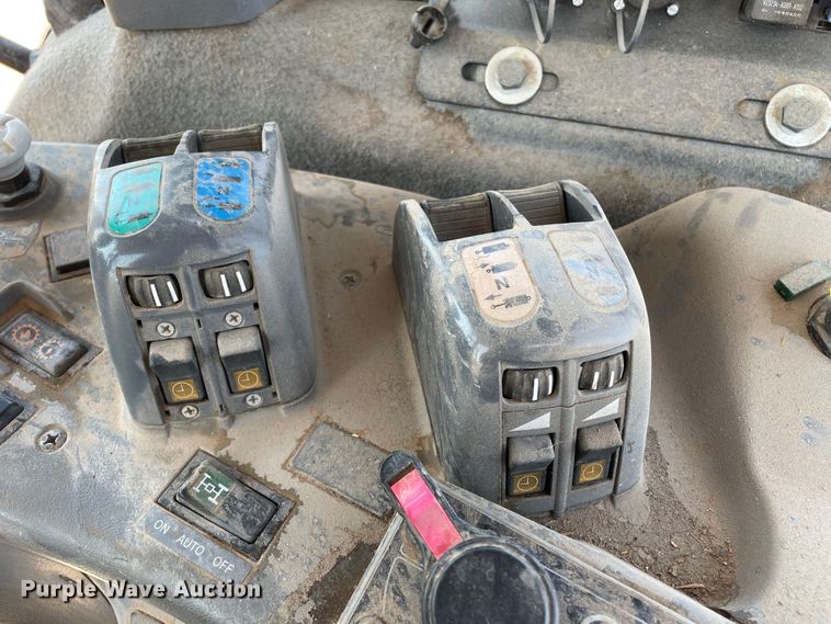 image for item DN5185 Versatile 305  MFWD tractor