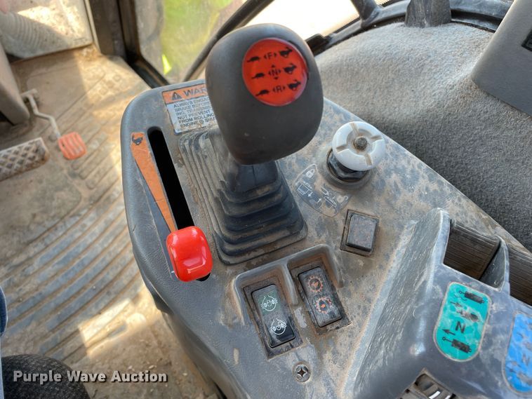 image for item DN5185 Versatile 305  MFWD tractor