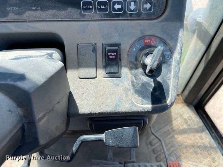 image for item DN5185 Versatile 305  MFWD tractor