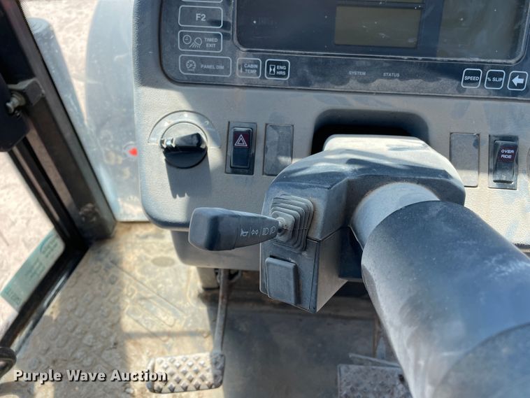 image for item DN5185 Versatile 305  MFWD tractor