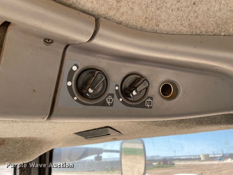 image for item DN5185 Versatile 305  MFWD tractor