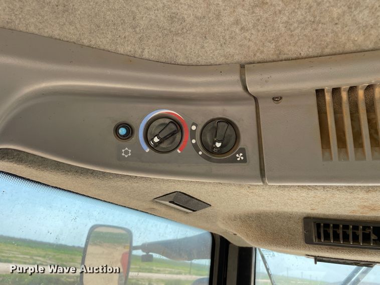 image for item DN5185 Versatile 305  MFWD tractor