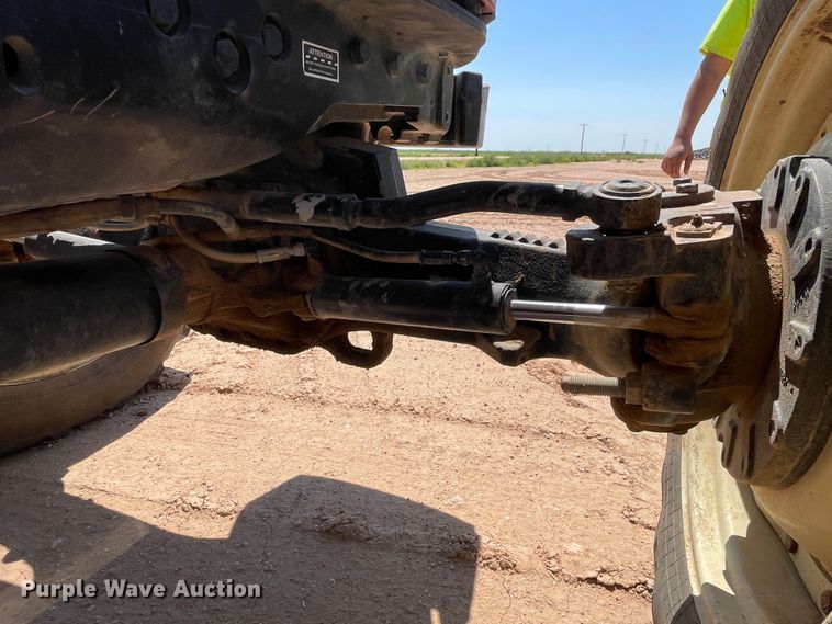 image for item DN5186 Versatile 280  MFWD tractor