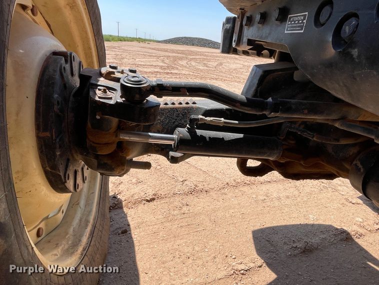 image for item DN5186 Versatile 280  MFWD tractor