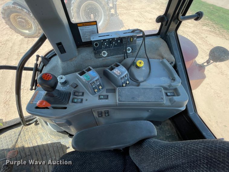 image for item DN5186 Versatile 280  MFWD tractor