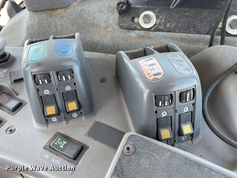 image for item DN5186 Versatile 280  MFWD tractor