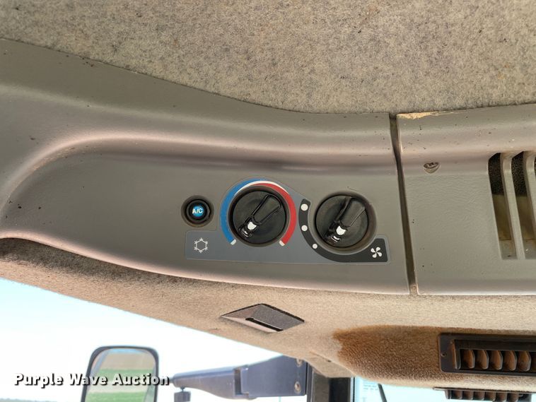 image for item DN5186 Versatile 280  MFWD tractor