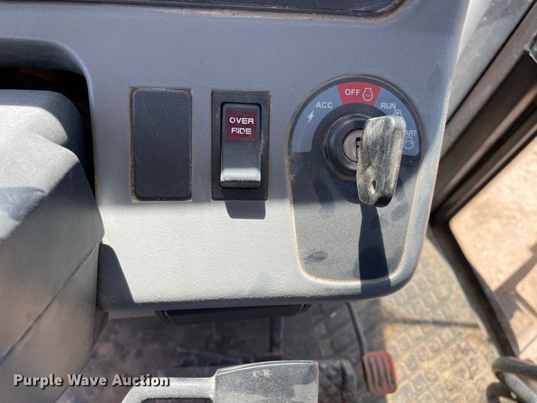 image for item DN5186 Versatile 280  MFWD tractor