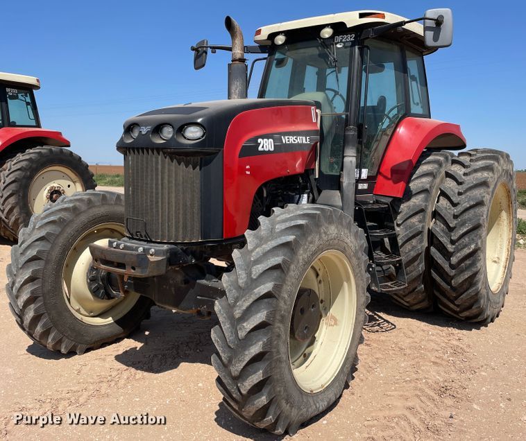 image for item DN5187 2011 Versatile 280  MFWD tractor