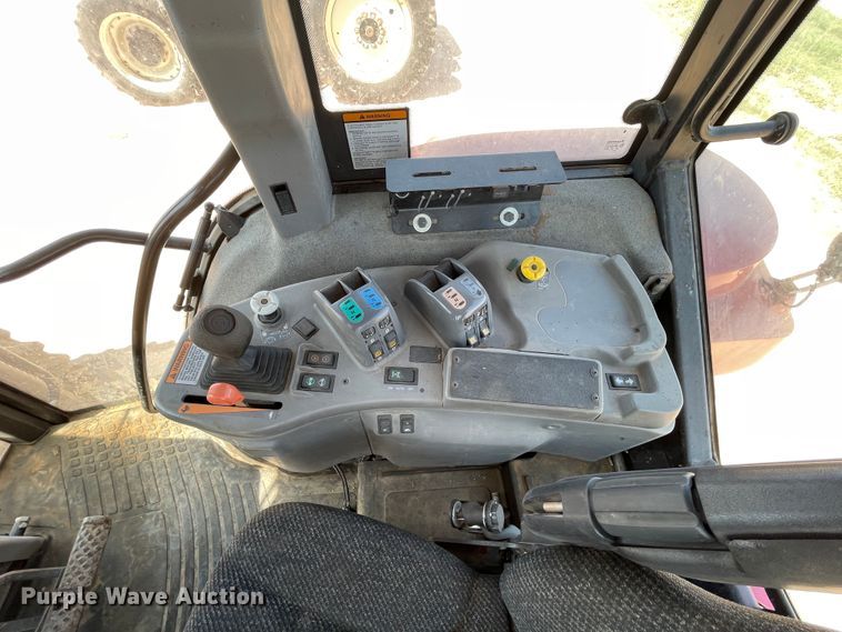 image for item DN5187 2011 Versatile 280  MFWD tractor