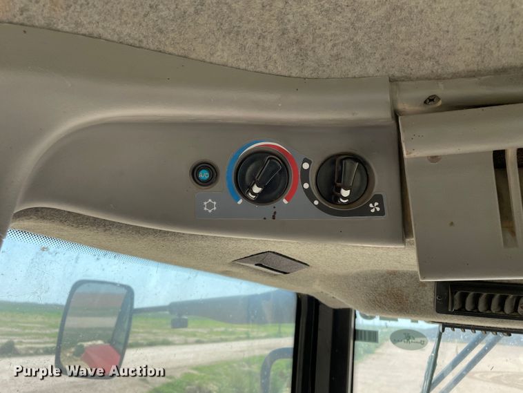 image for item DN5187 2011 Versatile 280  MFWD tractor