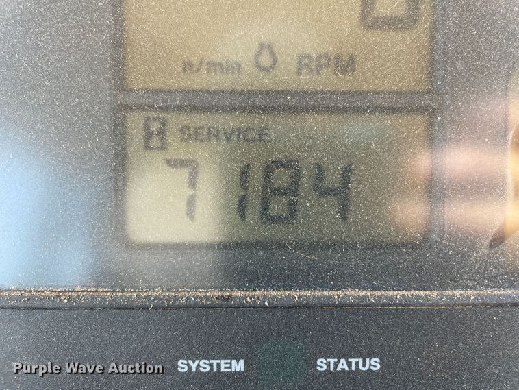 image for item DN5187 2011 Versatile 280  MFWD tractor