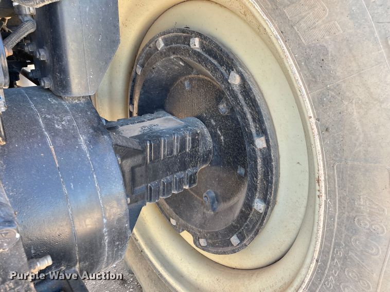 image for item DN5187 2011 Versatile 280  MFWD tractor