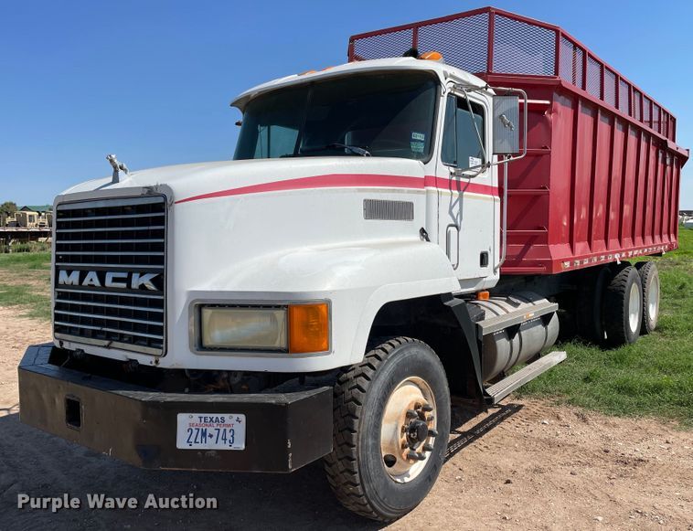 image for item DN5191 1994 Mack CH612  silage truck