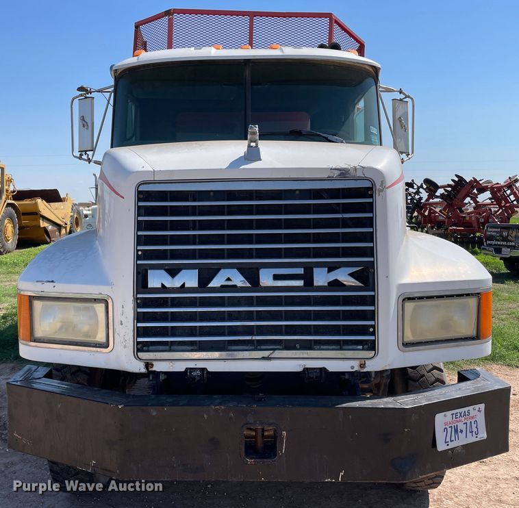 image for item DN5191 1994 Mack CH612  silage truck
