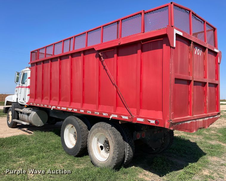 image for item DN5191 1994 Mack CH612  silage truck