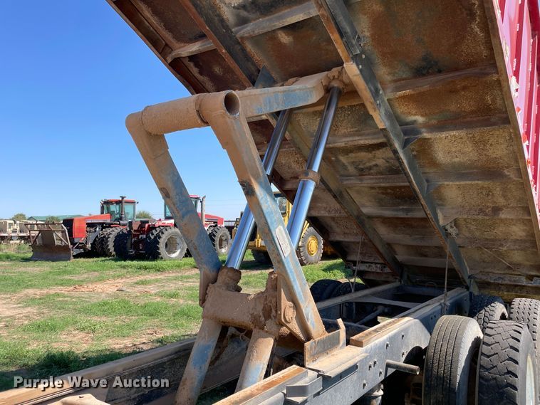 image for item DN5191 1994 Mack CH612  silage truck