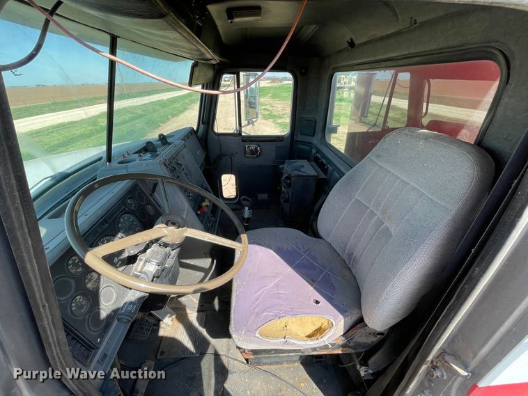 image for item DN5191 1994 Mack CH612  silage truck