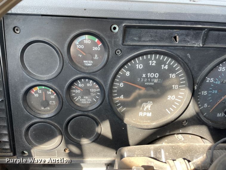 image for item DN5191 1994 Mack CH612  silage truck