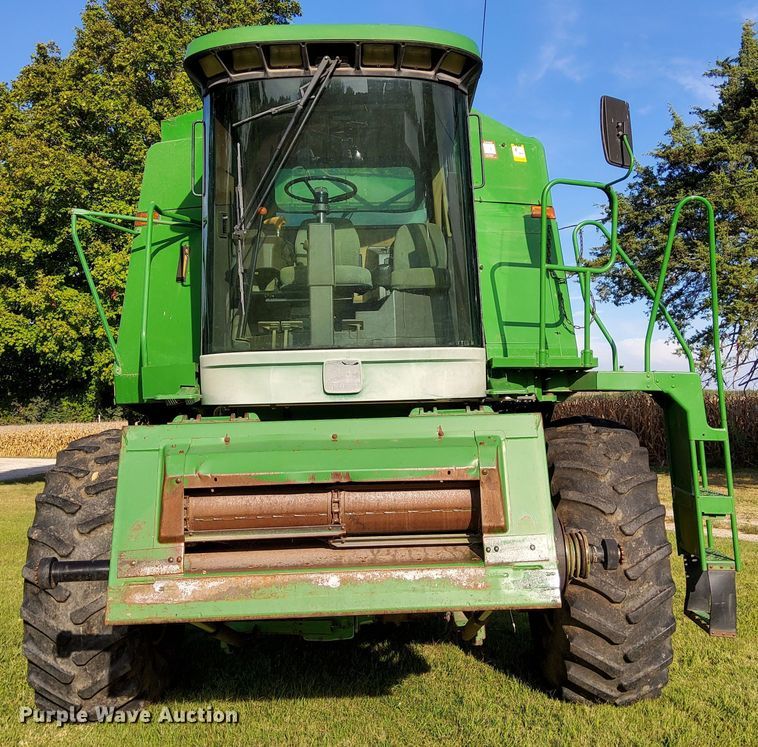 1992 John Deere 9500 combine in Manhattan, KS Item DN6854 sold