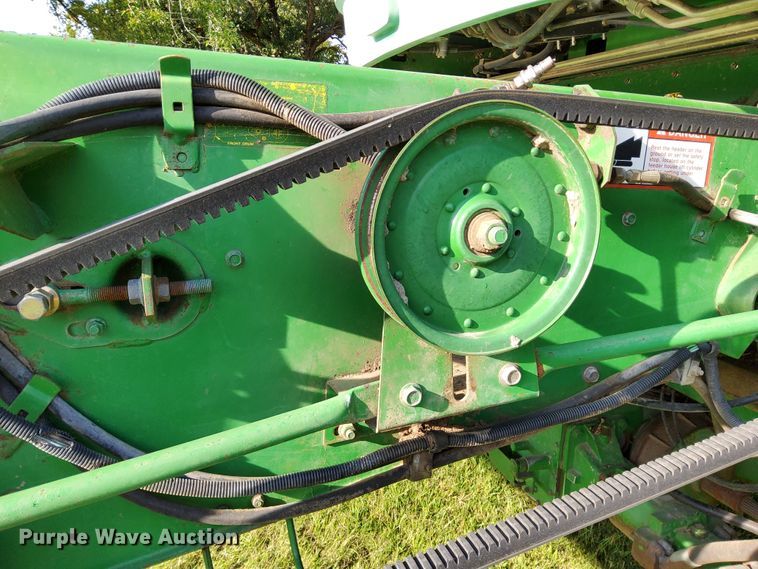 image for item DN6854 1992 John Deere 9500  combine