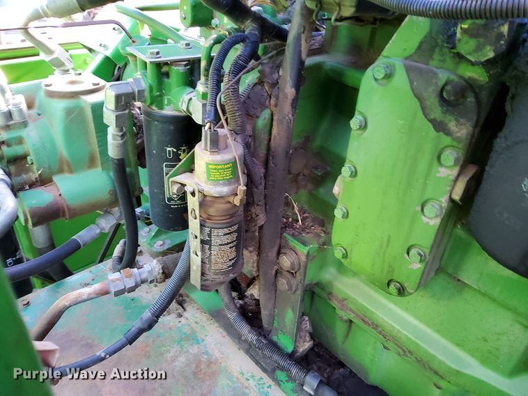 image for item DN6854 1992 John Deere 9500  combine
