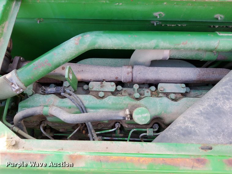image for item DN6854 1992 John Deere 9500  combine