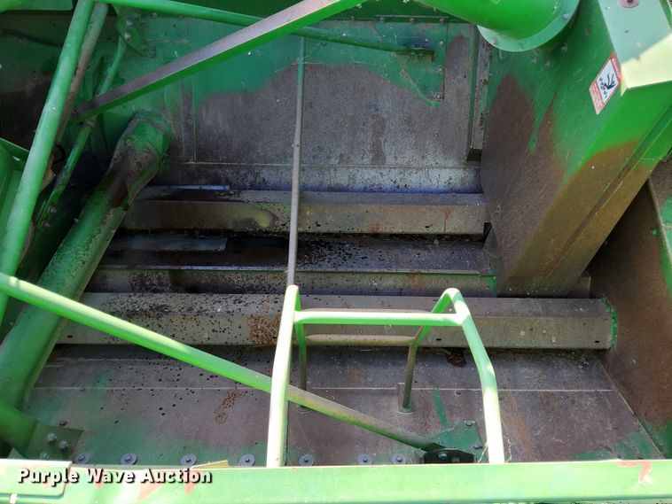 image for item DN6854 1992 John Deere 9500  combine